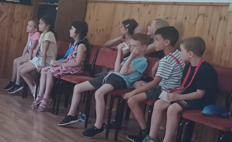 Ifjúsági bibliaóra a gyülekezeti házban