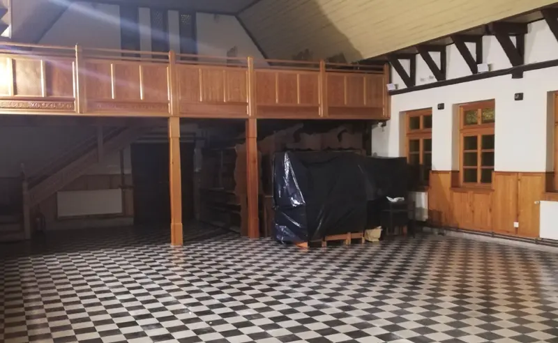 Felújítás – templom kiürítés