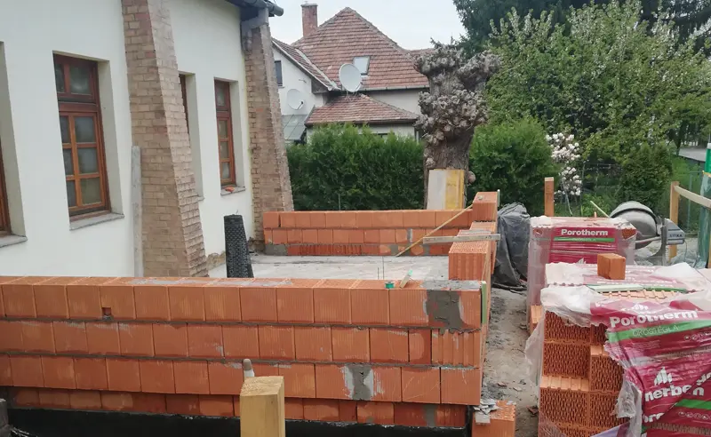 Felújítás – bővítés